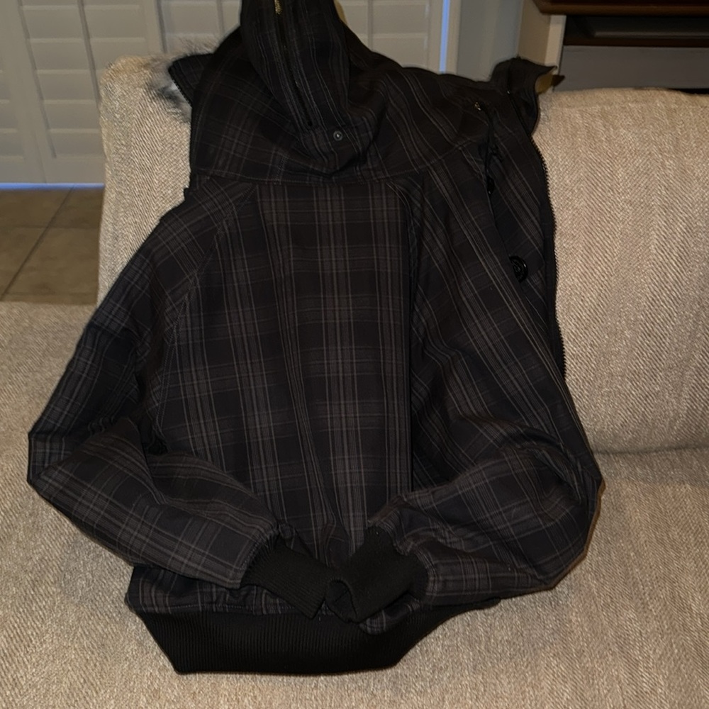 Hurley Women’s Fur Collar Hooded Winter Jacket. Shell 55% Cotton, 45% Polyester - Picture 5 of 7